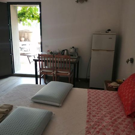 Elia'S House Bed & Breakfast Padru Exterior photo